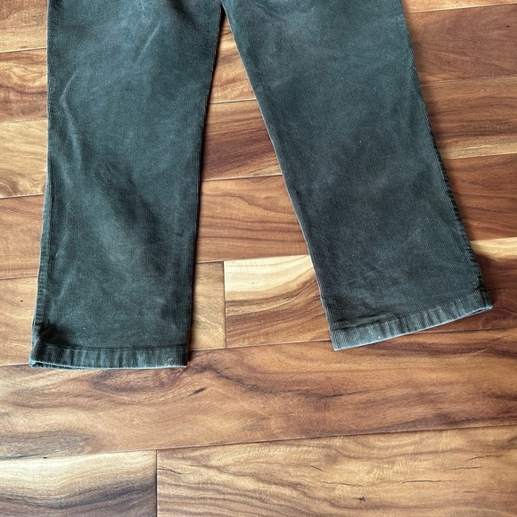 L.L. Bean Green Corduroy Classic Fit Straight Leg Pants size 14 - Picture 4 of 5